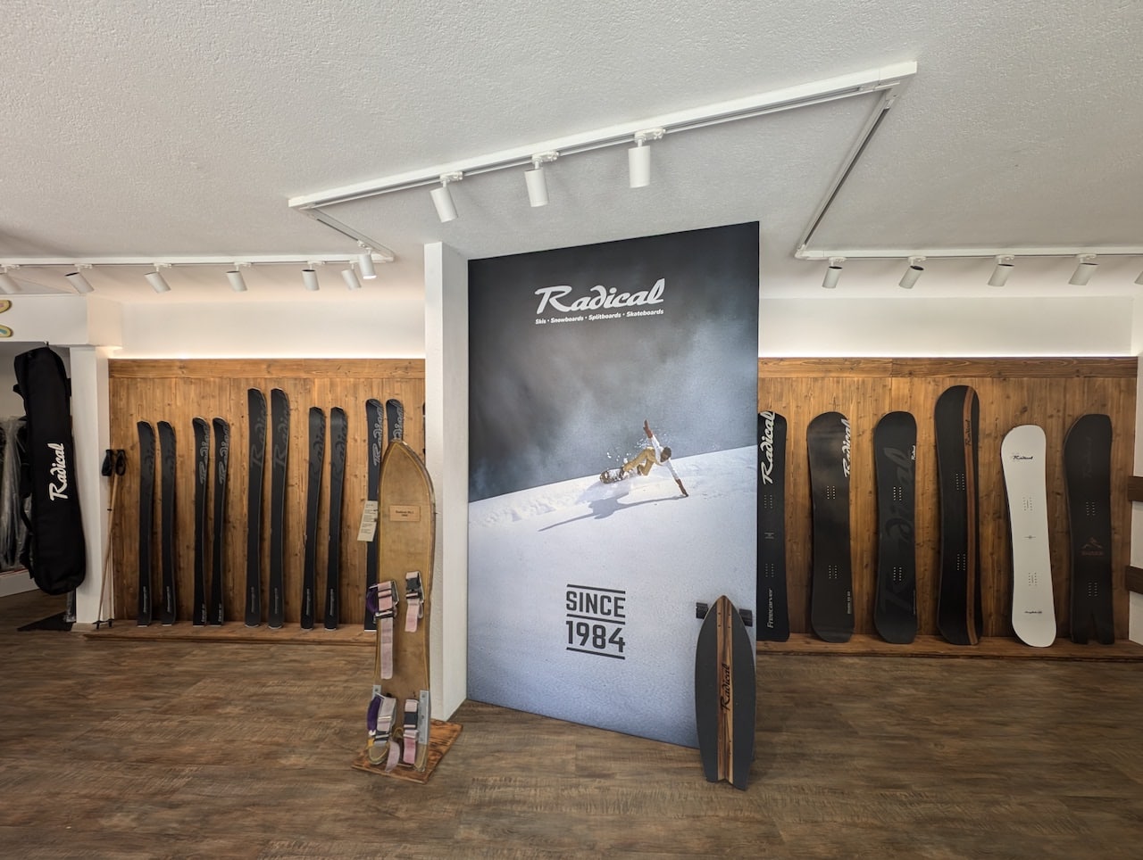 Der Eingang zu unserem Shop in Zürich.