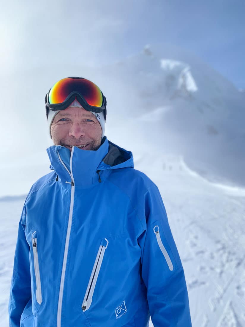 The picture shows José Fernandes today. The snowboard pioneer par excellence.